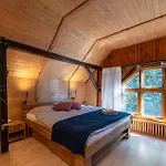 Dom Na Szczycie Gory Rownica Holiday home *